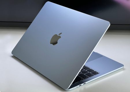 بررسی مک‌بوک ایر M4 (۲۰۲۵): آیا تراشه جدید اپل، قواعد بازی را برای این لپ‌تاپ محبوب تغییر داده است؟