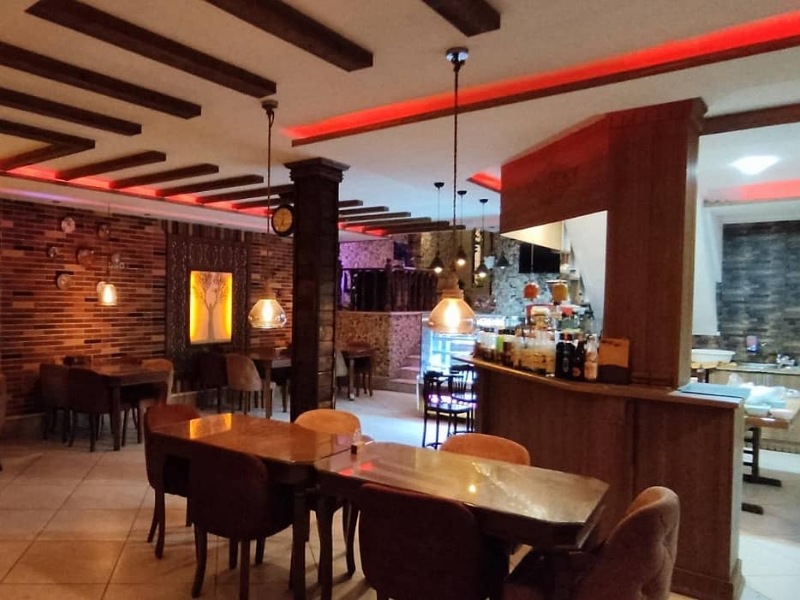 کافه‌گردی در لاهیجان؛ لوکس‌ترین کافه‌ها با ویوی جنگل و دریاچه