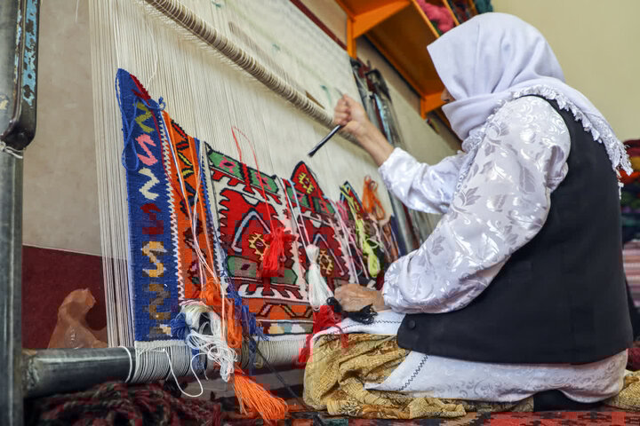 جلالی: ایجاد اتحادیه صنایع دستی ضروری است