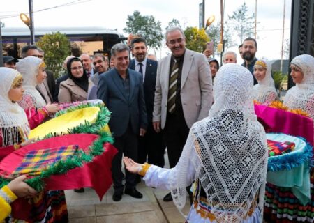 سفر هیئت تجاری ترکیه به روستای جهانی چادرشب قاسم آباد