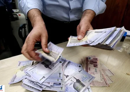 وام بازنشستگان نصف شد؛ وعده پرداخت ماهانه به دوره‌های دوماهه رسید