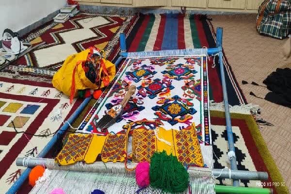 چنگ دلالان بر تار و پود هنر زنان سربیشه، صنایع دستی در سراشیبی سقوط چنگ دلالان بر تار و پود هنر زنان سربیشه، صنایع دستی در سراشیبی سقوط