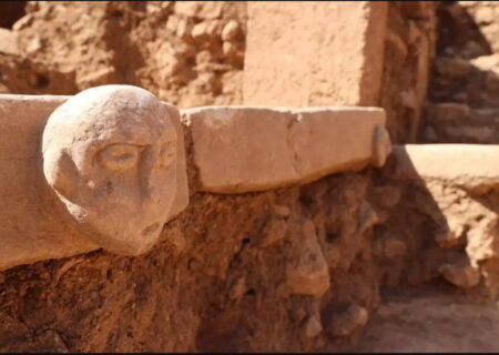 کشف نقش‌برجسته‌های چهره انسانی ۱۰ هزار ساله در «سفرتپه» ترکیه