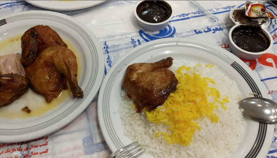 lastsecond.ir-motel-qu-best-restaurants-akbar-jooje1.jpg