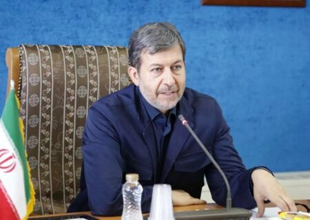 استاندار اصفهان: آب پایدار صنایع از دریا تأمین می‌شود، منابع زیرزمینی نفس می‌کشند