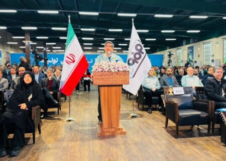 زرندی: انتقال آب از دریا بار صنعت را از دوش زاینده‌رود برداشت