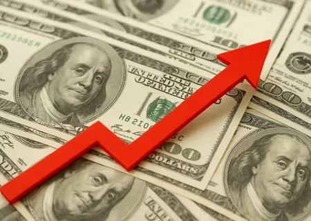 قیمت دلار امروز به مرز جنون رسید (۱۶ آذر ۱۴۰۴)