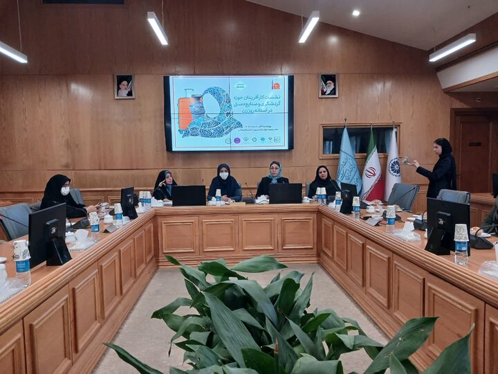 کیانی نژاد:زنان موتور محرک توسعه پایدار در گردشگری و صنایعدستی هستند