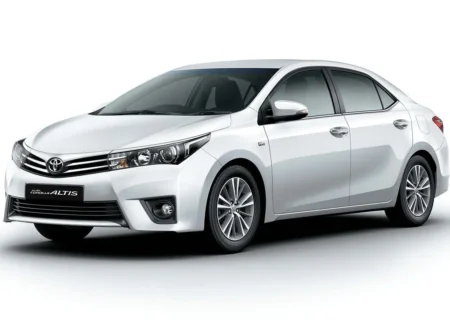 یک کارگر آمریکایی در ۲۱ ماه کرولای ۲۰۲۶ می‌خرد/ برای یک ایرانی چقدر؟