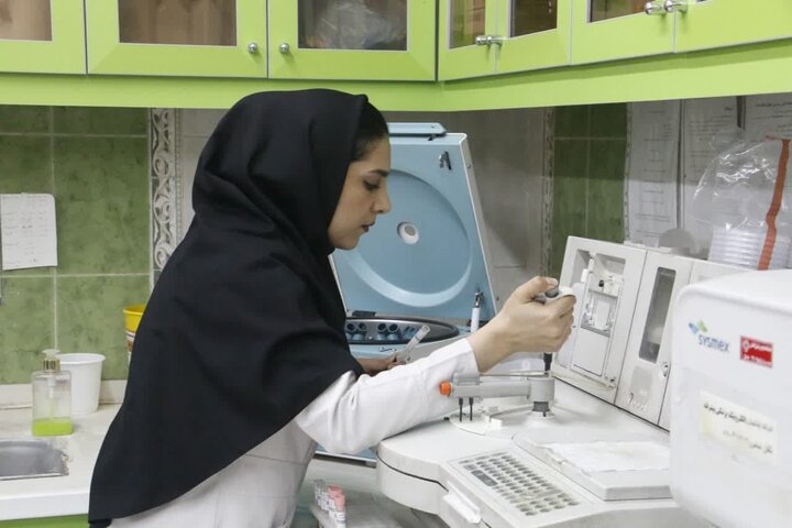خطر افت کیفیت خدمات آزمایشگاهی در سایه بحران اقتصادی و فرسودگی نیروها