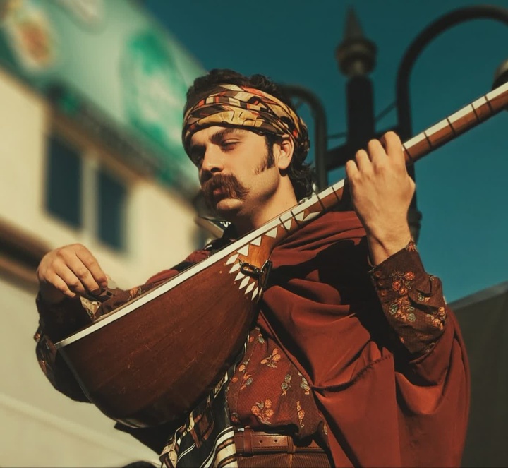 موسیقی محلی اراک باید دوباره زنده شود/ احیای میراث ناملموس استان مرکزی با پژوهشهای میدانی یک هنرمند جوان