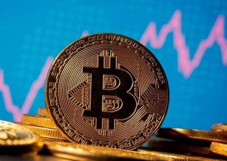 افزایش قیمت نفت بیت‌کوین را زمین‌گیر کرد!