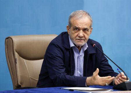 بازدید سرزده پزشکیان از زنجیره تأمین کالاهای اساسی