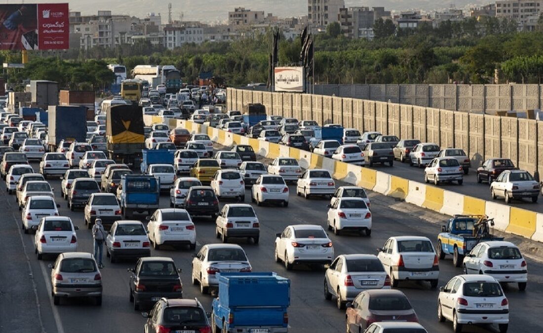 ترافیک سنگین در جاده‌های شمالی کشور/ بارش برف و باران در برخی جاده‌ها