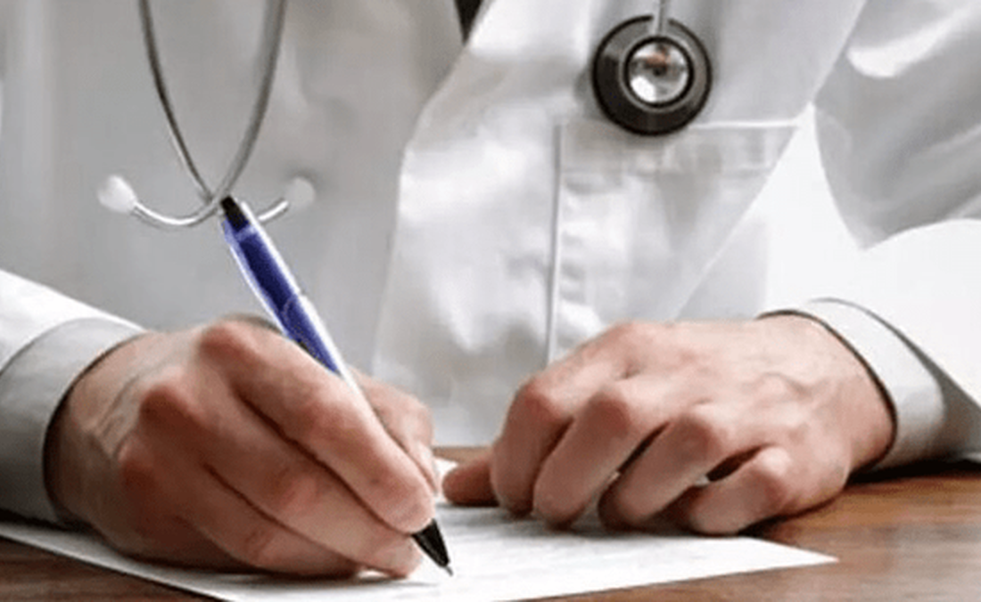 خبر برای جامعه پزشکی /پروانه مطب پزشکان تمدید شد