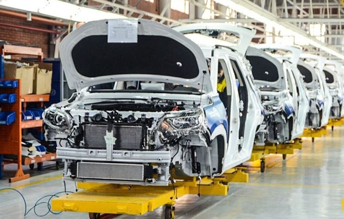 خبر خوش وزارت صمت برای خودروسازان / قیمت خودرو کاهش می‌یابد؟