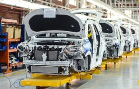 خبر خوش وزارت صمت برای خودروسازان / قیمت خودرو کاهش می‌یابد؟