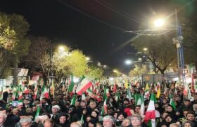 دختر تبریزی با اسب و تفنگ در تجمع شبانه حضور یافت+ عکس