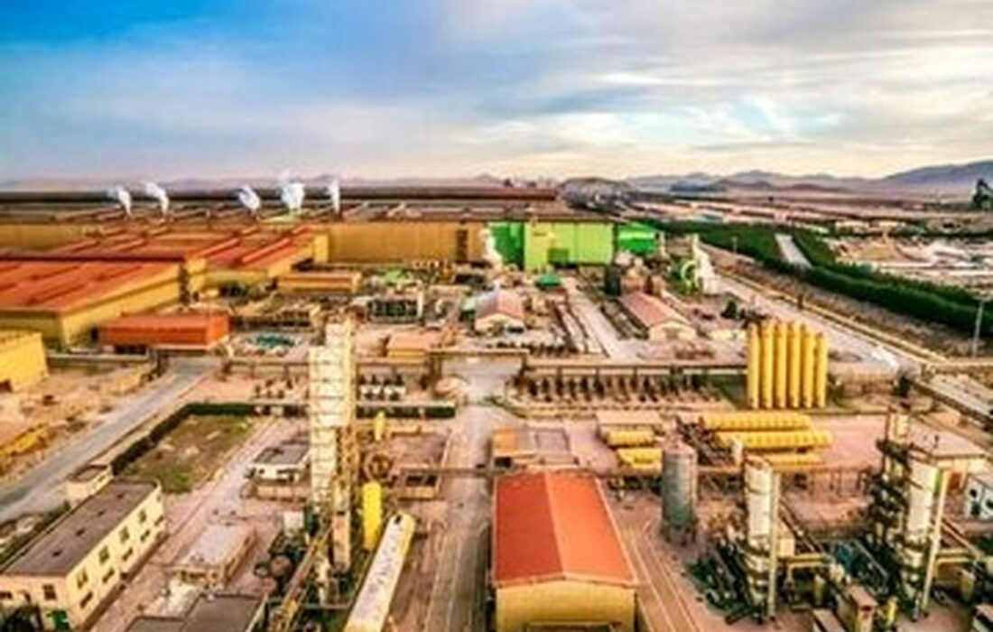 صنایع بزرگ برای بدنه اقتصادی کشور ضعف و شکنندگی ایجاد می‌کند