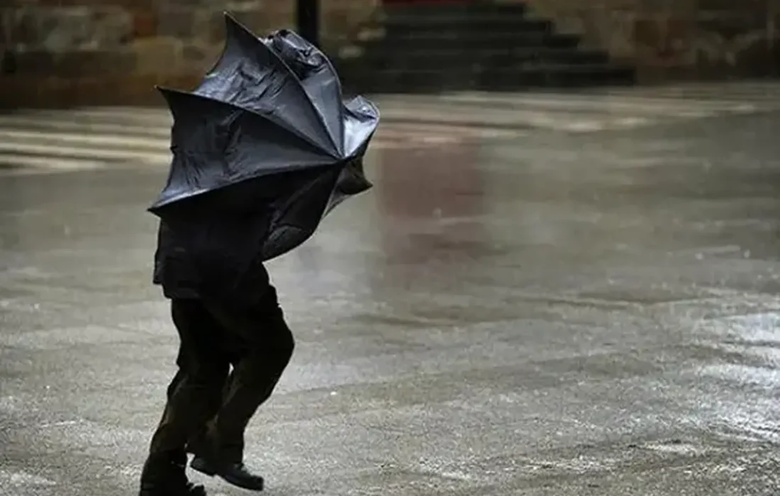 هشدار جدی هواشناسی صادر شد/ بارش باران و وزش باد شدید در انتظار این ۲۷ استان