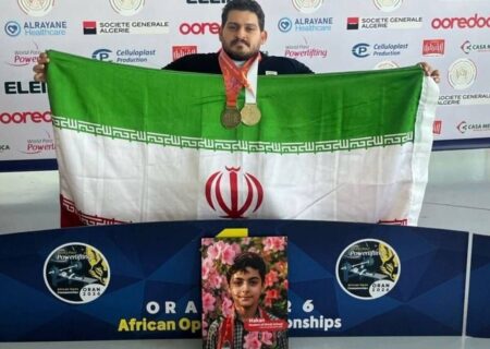 ایزدی مدال‌های طلا و برنز خود را به شهید ماکان نصیری اهدا کرد
