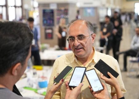ستاد اقتصاد دیجیتال از توسعه ربات‌های کاربردی در کشور حمایت می‌کند