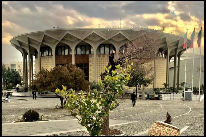 مراسم تکریم و معارفه مدیر کتابخانه تخصصی و اسناد هنرهای نمایشی برگزار شد/ اینجا نسخه‌های حیرت‌انگیزی نگهداری می‌شود