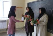 هدیه روز معلم چی بخریم؟ / لیست بهترین هدایا برای معلم ۱۴۰۵