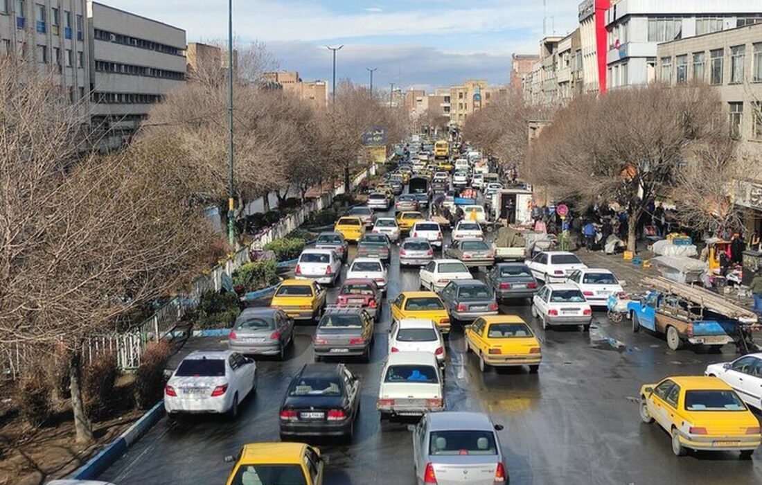 وضعیت ترافیکی و جوی محورهای مواصلاتی کشور / ترافیک سنگین در ورودی های پایتخت گزارش شد