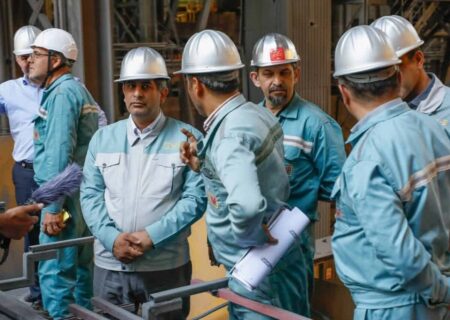 تأکید مدیرعامل فولاد مبارکه بر اهمیت بازسازی و بهبود فرآیندهای تولید در شرایط سخت
