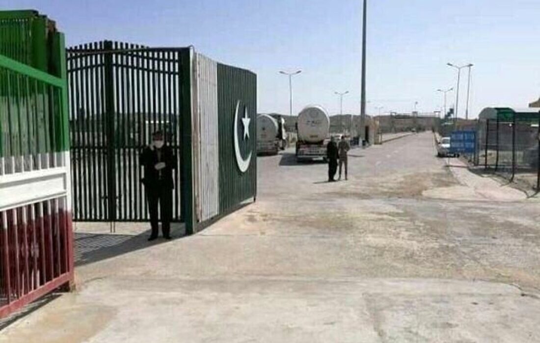 زمین‌گیر شدن ۴۰۰ کامیون ایرانی در مرز میرجاوه / ماجرا چیست؟