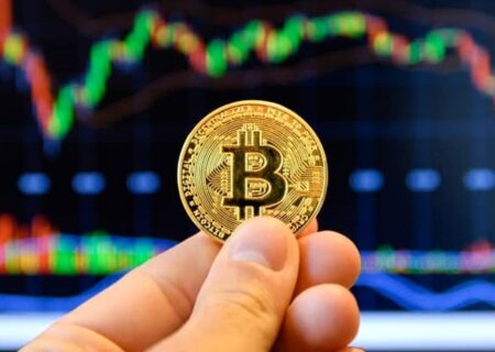 سقوط تاریخی بیت‌کوین در ساعات اخیر/ زنگ خطر در بازار کریپتو
