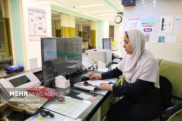 جامعه پرستاری کشور کنار مردم ایستاده است