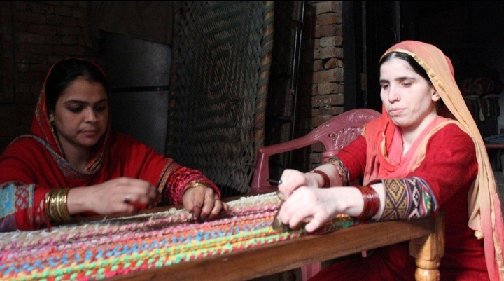 حفظ صنایعدستی سنتی جهان بر دوش زنان/ تاکید گزارشهای بینالمللی بر نقش راهبردی بانوان