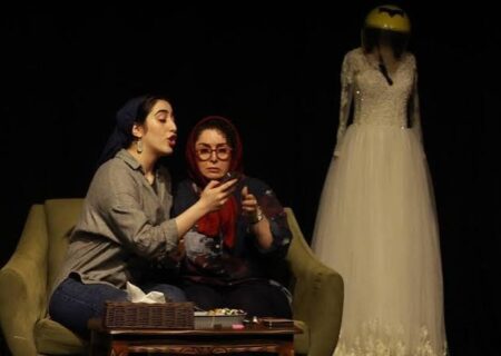 ژاله صامتی همراه دخترش به صحنه بازمی‌گردد