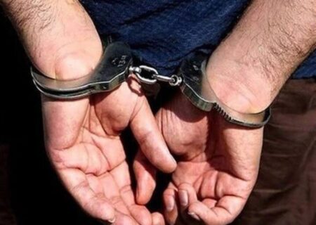 ۳ حفار غیرمجاز حین کندن چاه ۷ متری کنار امامزاده کاشان دستگیر شدند