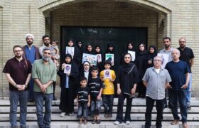 خانواده شهدای میناب به فارابی آمدند/ معرفی مربیان و برگزیدگان مسابقه «مدرسه‌ای که می‌رفتم»