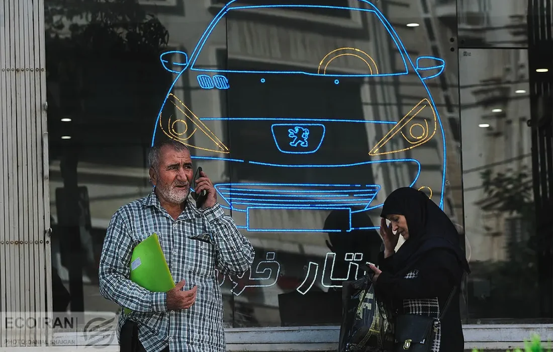 دلار ۴ درصد ریخت، ۲۰۷ فقط ۲.۹ درصد / خودرو زیر فشار دلار کوتاه می‌آید؟