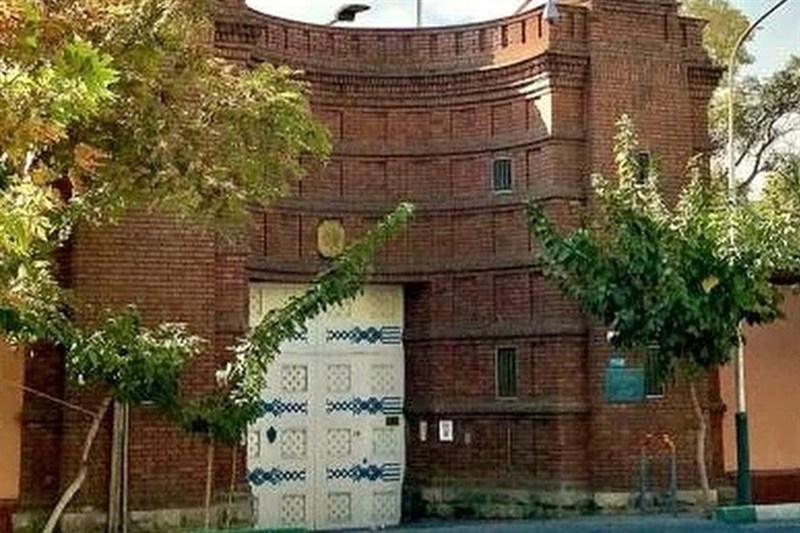 مرکز غیرقانونی وابسته به سفارت فرانسه در تهران پلمب شد
