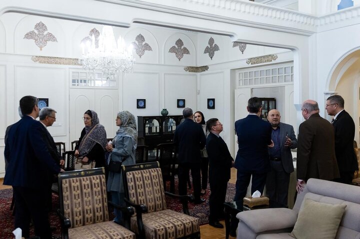 وقتی سفرای آمریکای لاتین میزبان خبرنگاران شدند A gathering of friendship, diplomacy: Uruguayan embassy hosts luncheon for journalists, ambassadors
