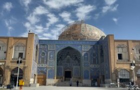گنبد شیخ لطف‌الله پیش از بارش‌ها به مرحله نصب کاشی رسید